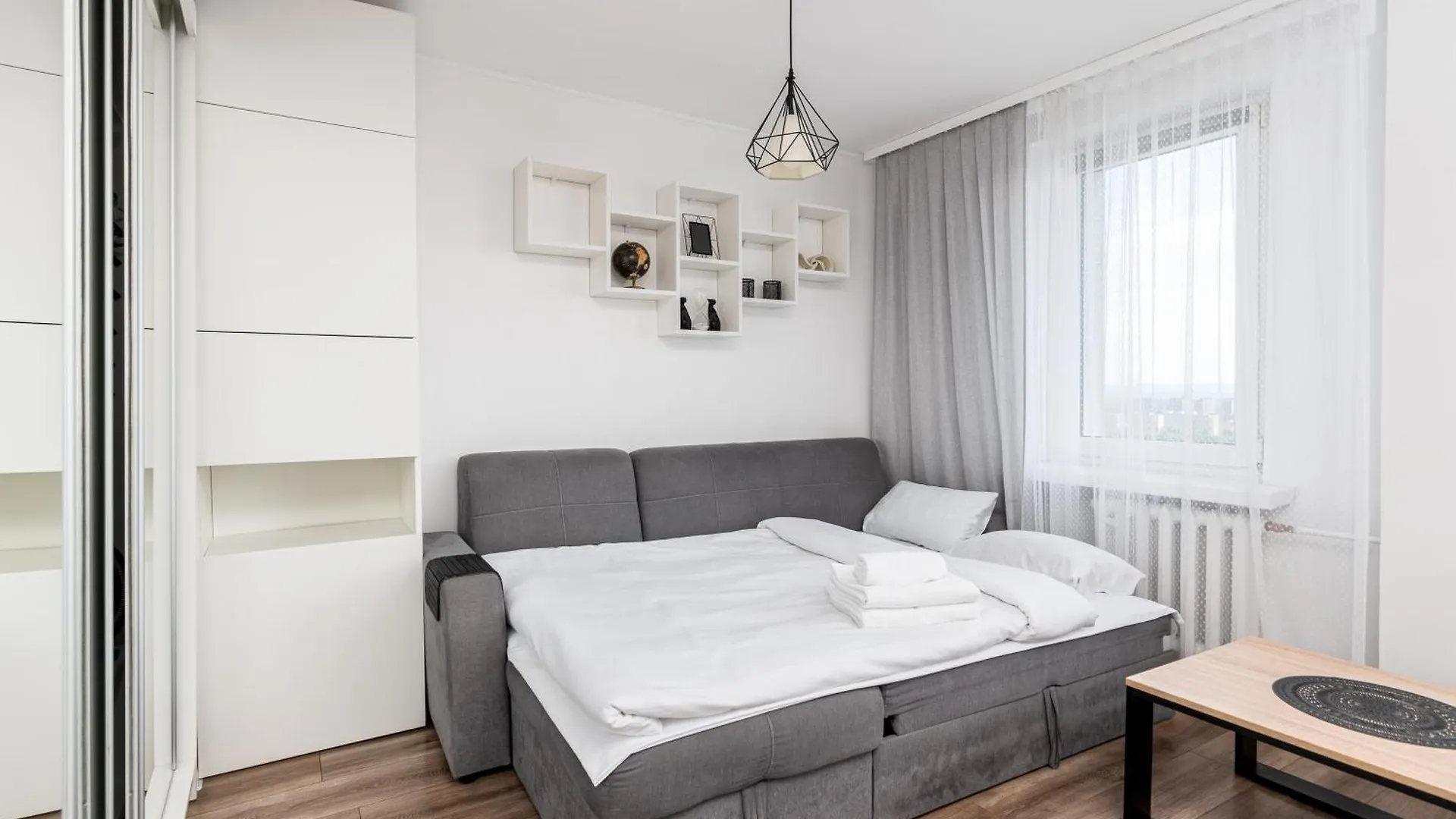 Park Tysiaclecia Grey Studio Apartment Krakow