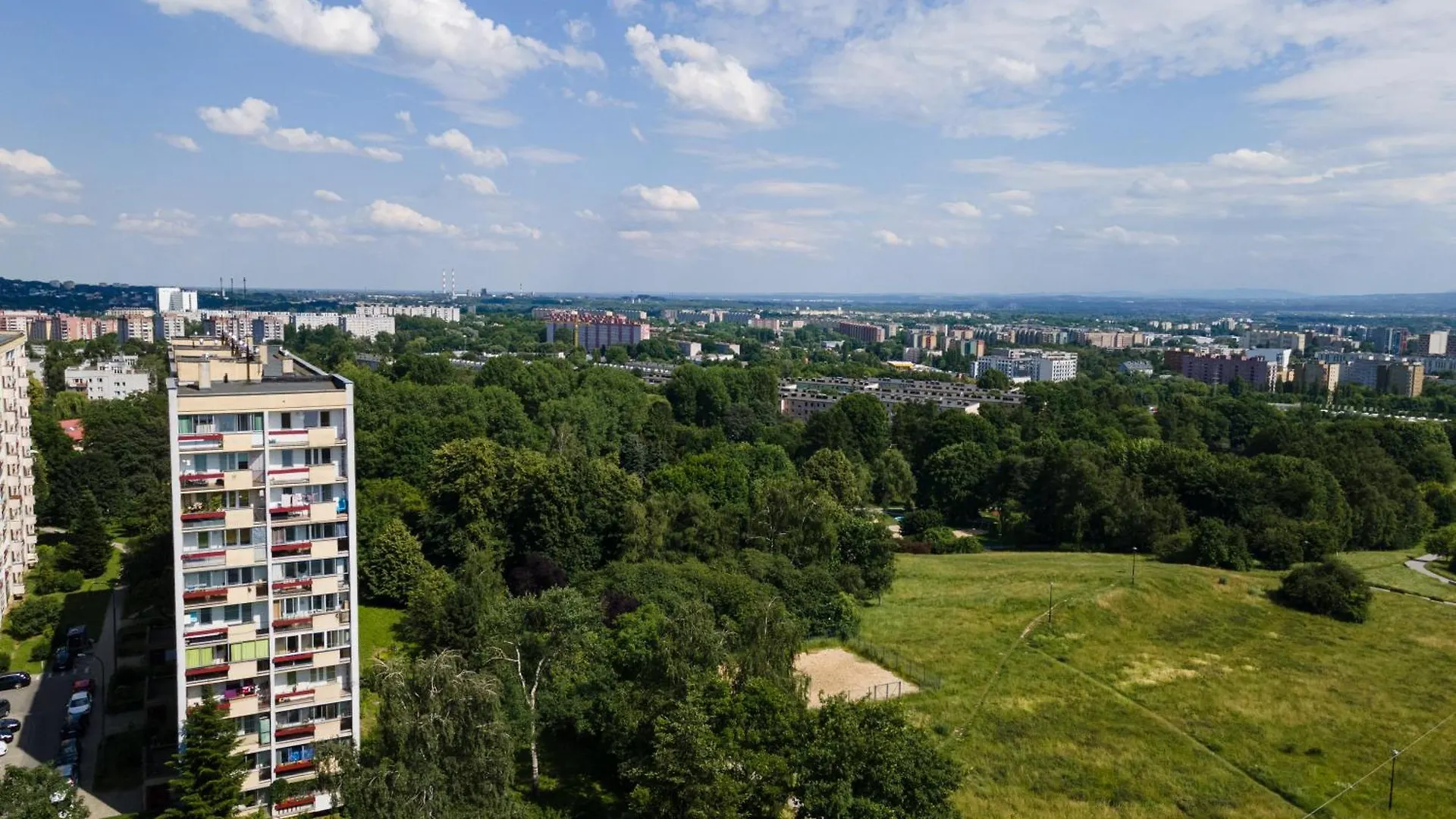 Park Tysiaclecia Grey Studio Apartment Krakow Poland