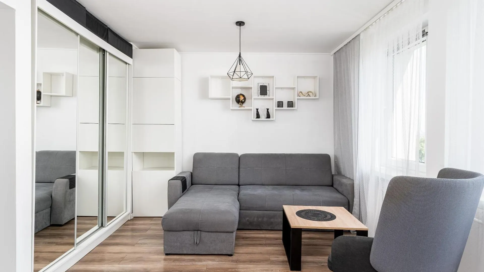Park Tysiaclecia Grey Studio Apartment Krakow