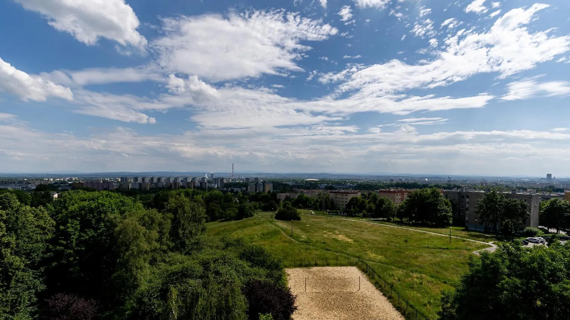 Park Tysiaclecia Grey Studio Apartment Krakow